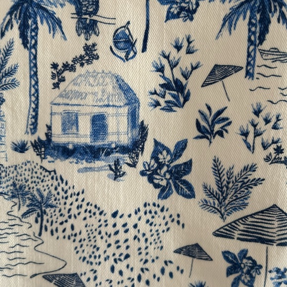 Tommy Bahama cropped white & blue print jeans. NWT - Picture 2 of 5